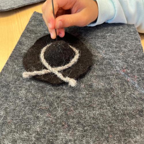 Der Hut wurde trocken gefilzt